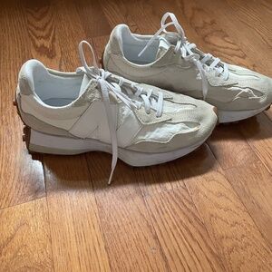 New Balance 327’s